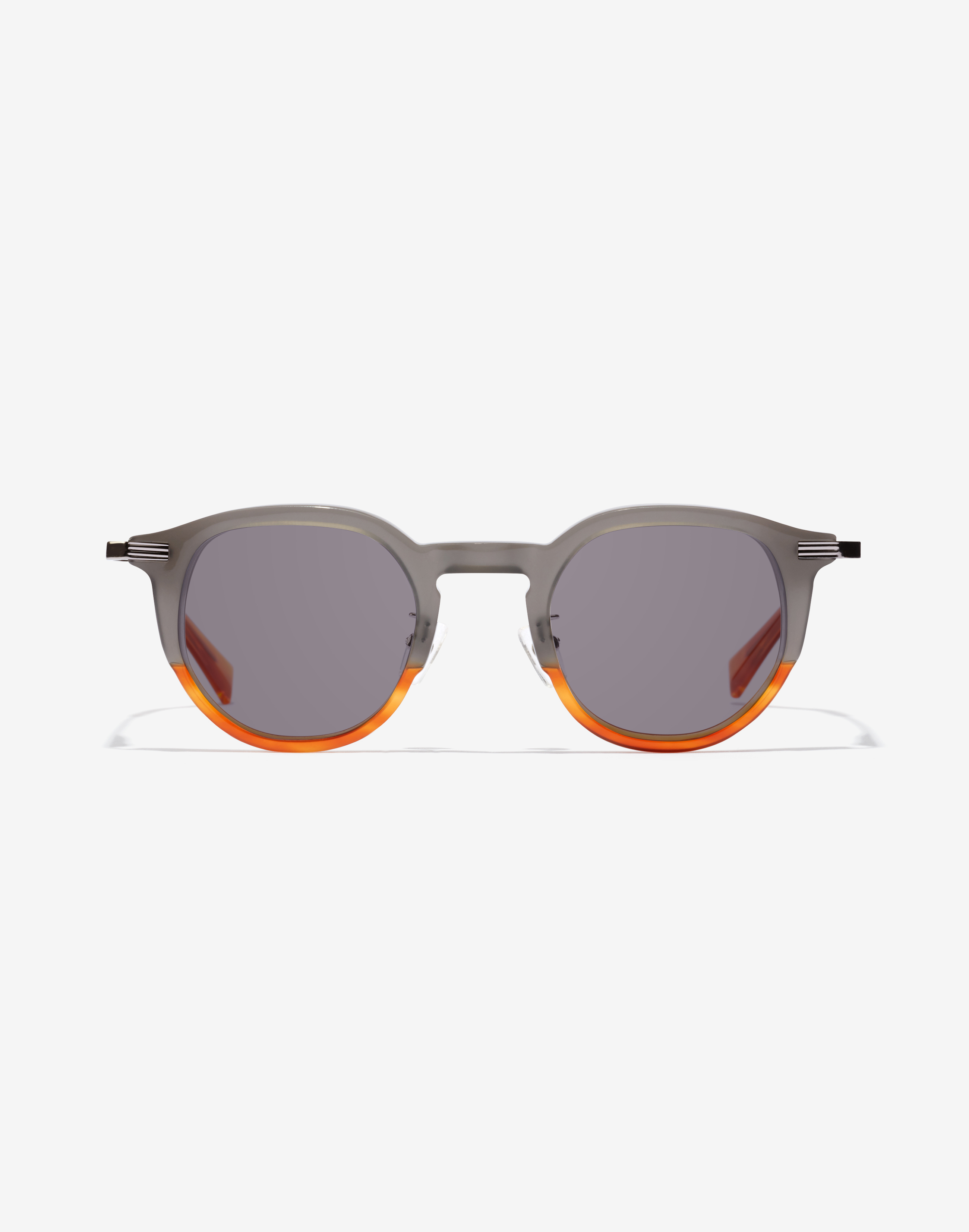 /on/demandware.static/-/Sites-Master-Catalog-Graduadas/default/dw1782e22e/images/modal_colored/hawkers_eyewear-grey-orange-arroya-HARR20O0XV-grey.jpg