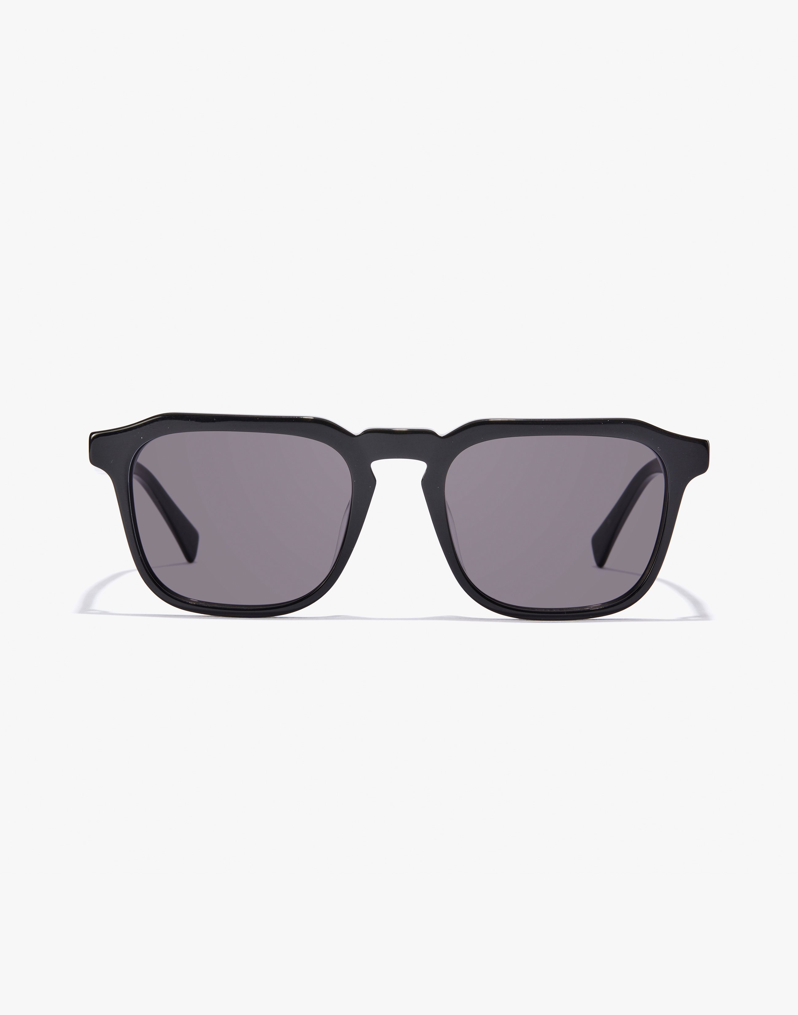/on/demandware.static/-/Sites-Master-Catalog-Graduadas/default/dwbe56fca5/images/modal_colored/hawkers_eyewear-total-black-gamay-320108-grey.jpg
