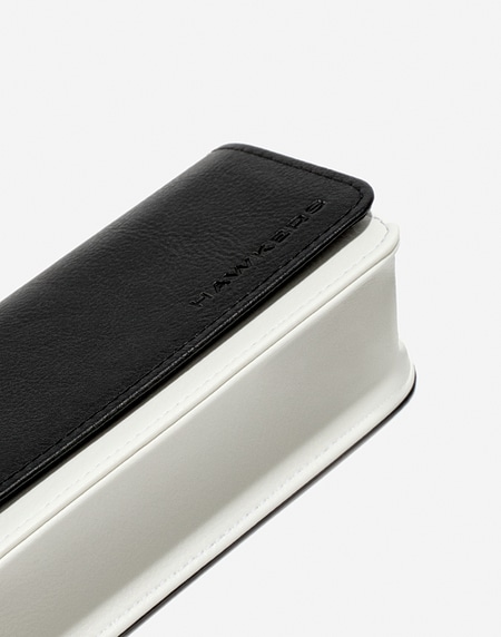 Accesorios Hawkers WEDGE CASE - WHITE BLACK