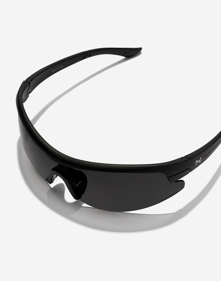 Gafas de sol Hawkers ACTIVE - POLARIZED BLACK DARK